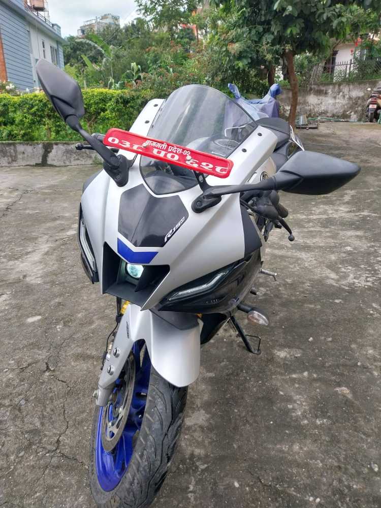 2022 Yamaha R15, photo 2