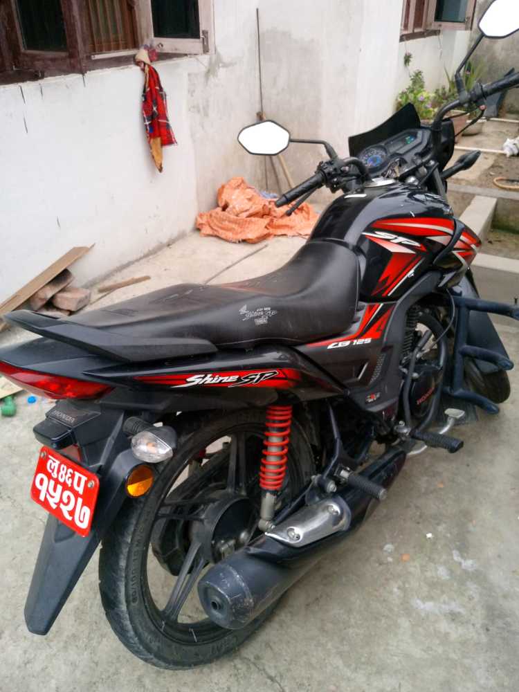 2018 Honda Shine, photo 2