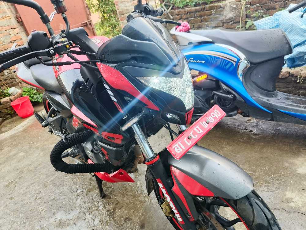 2017 Bajaj NS 200, photo 3