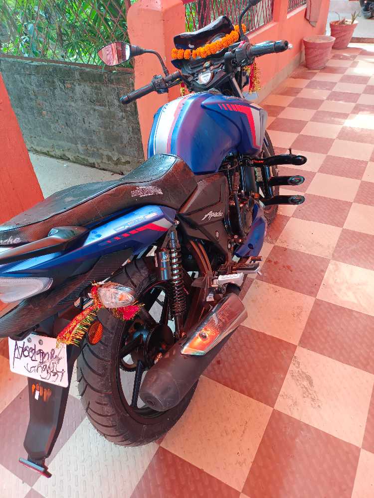 2022 TVS Apache RTR 160, photo 2