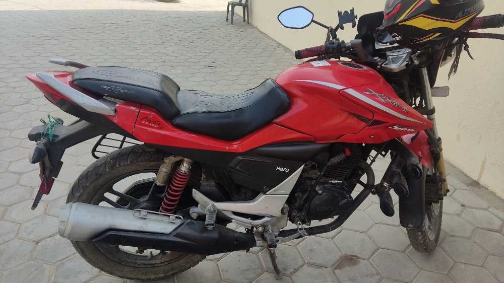2016 Hero Xtreme, photo 3