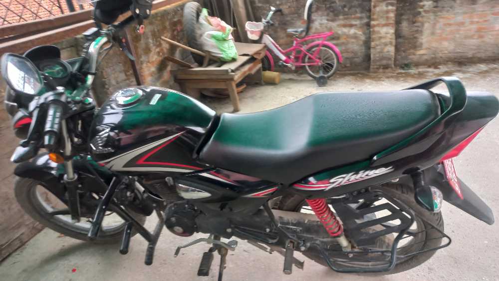 2022 Honda Shine, photo 2