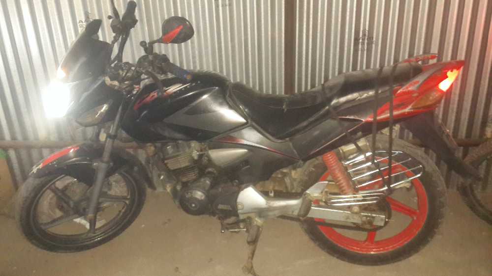 2010 Hero Cbz, photo 2