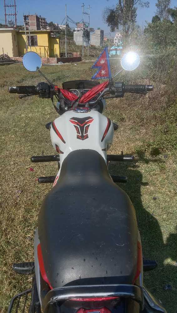 2016 Bajaj V15, photo 3