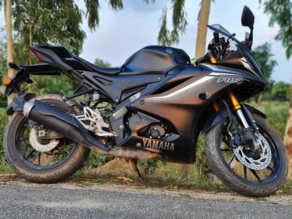 2022 Yamaha R15, photo 2