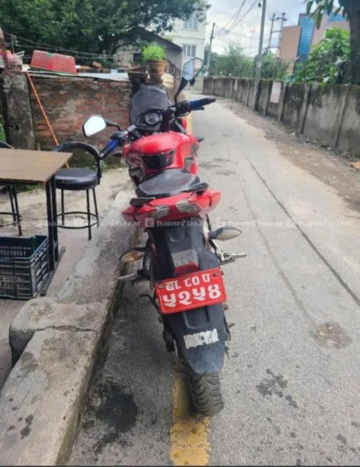 2016 Bajaj Plusar 150, photo 2