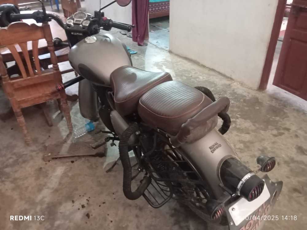 2022 Royal Enfield Classic 350, photo 2