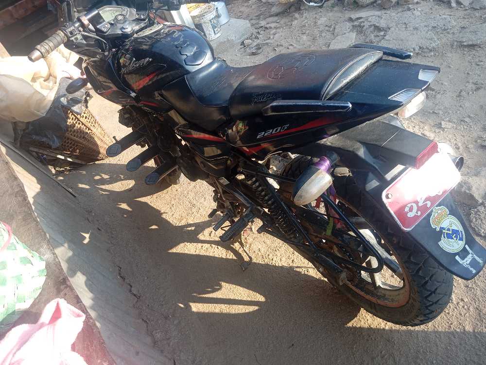 2016 Bajaj Plusar 220, photo 2