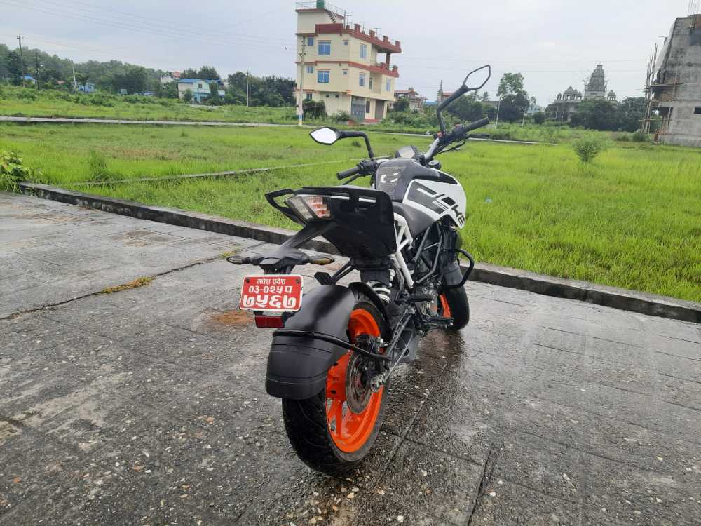 2022 KTM Duke 200, photo 3