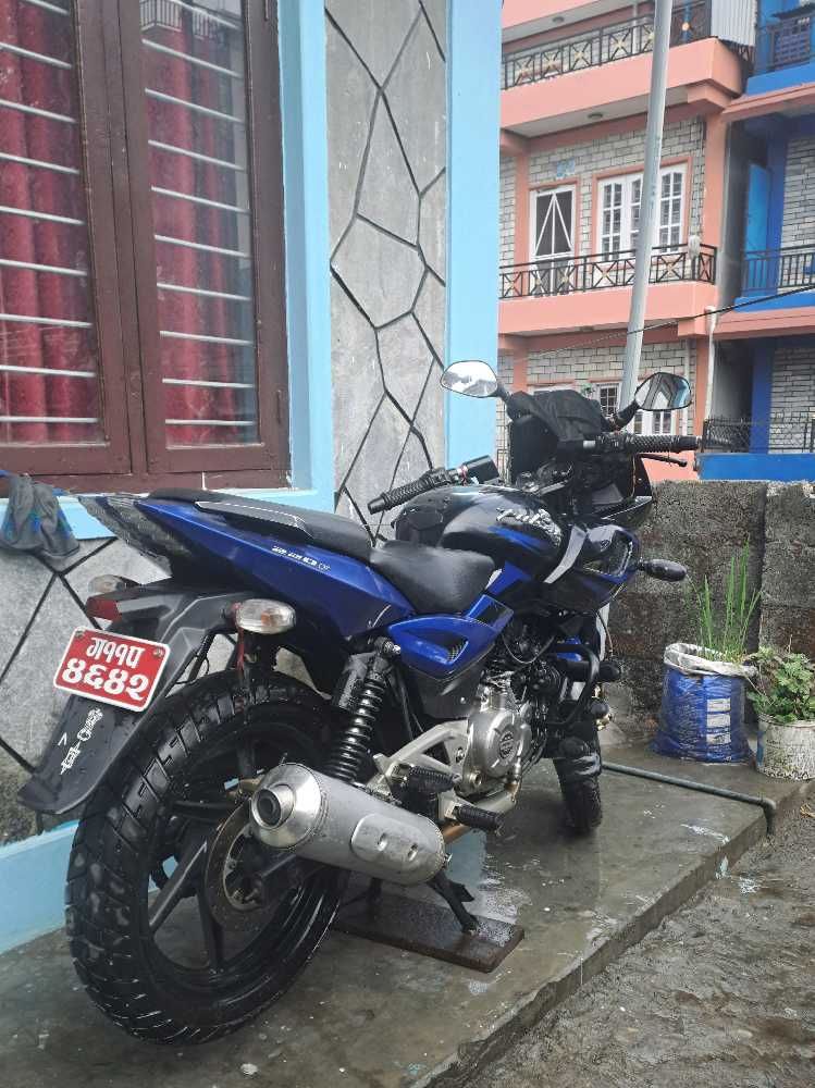 2016 Bajaj Plusar 220, photo 2