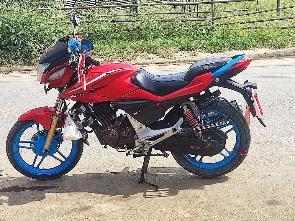 2016 Hero Xtreme, photo 4
