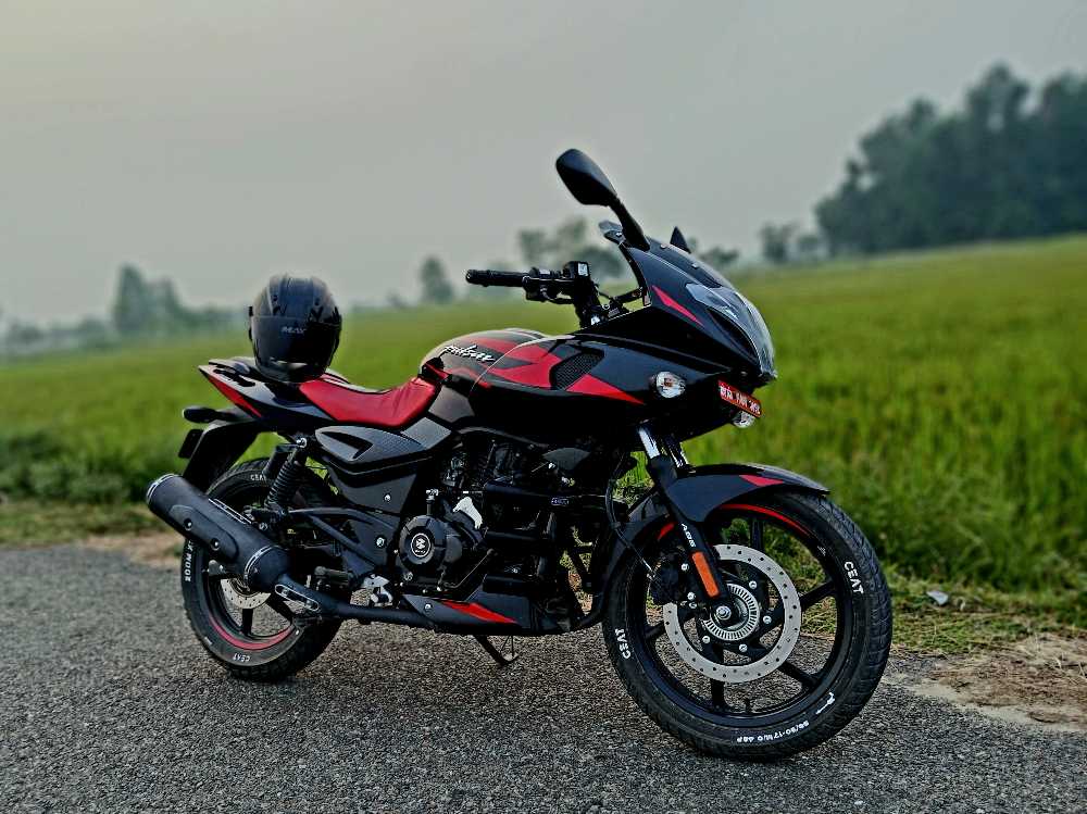 2022 Bajaj Plusar 220, photo 2