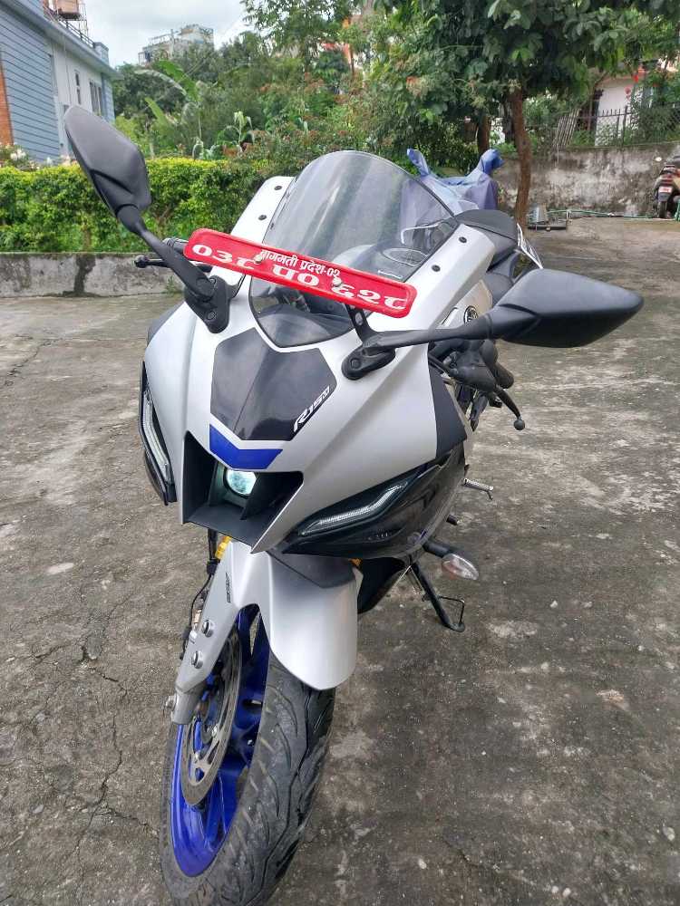 2022 Yamaha R15, photo 2