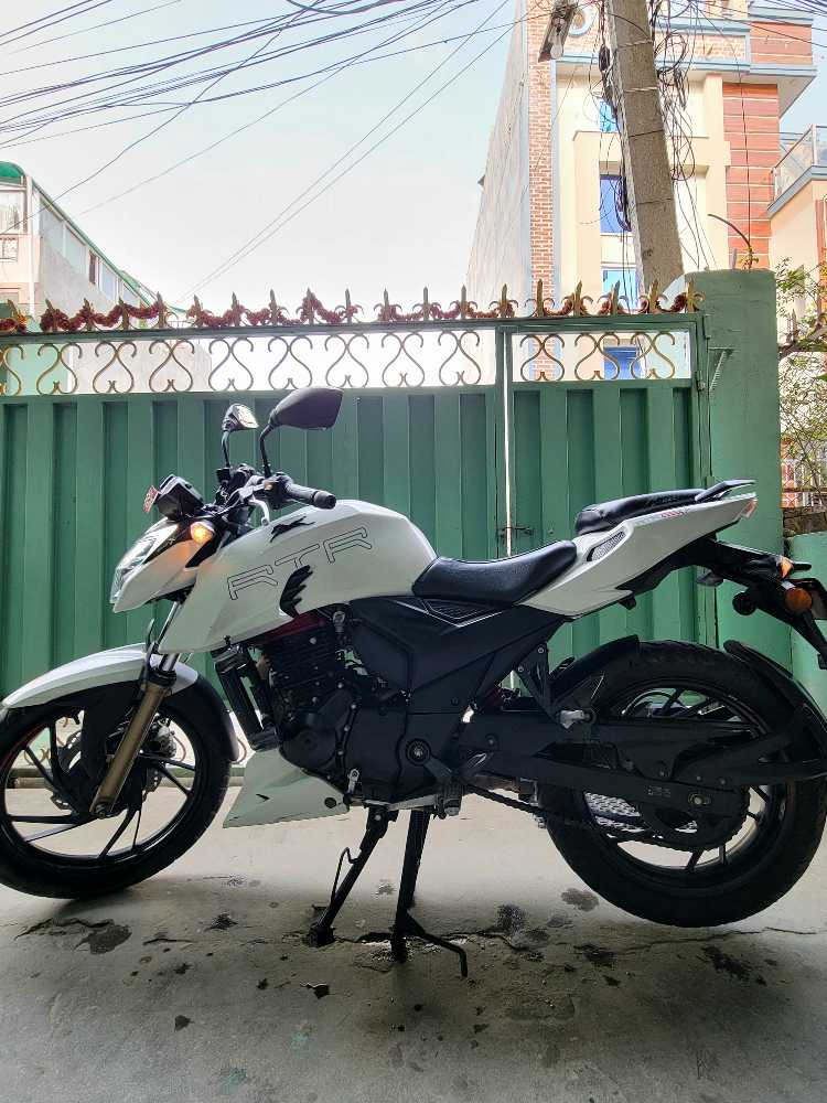 2020 TVS Apache RTR 200 4V, photo 2