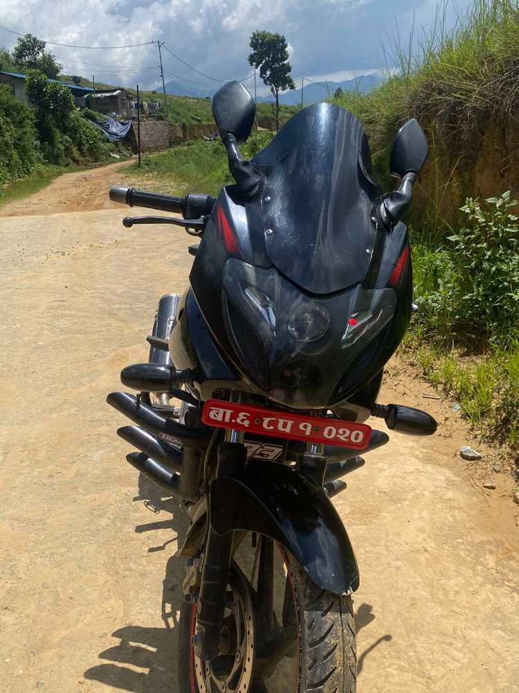 2015 Bajaj Plusar 220