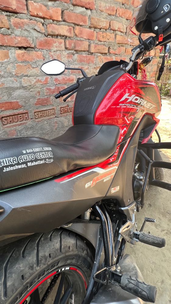 2022 Honda CB Hornet, photo 3