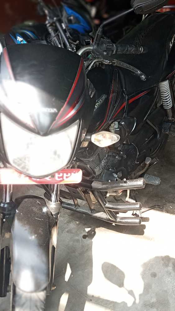 2013 Honda Shine, photo 3