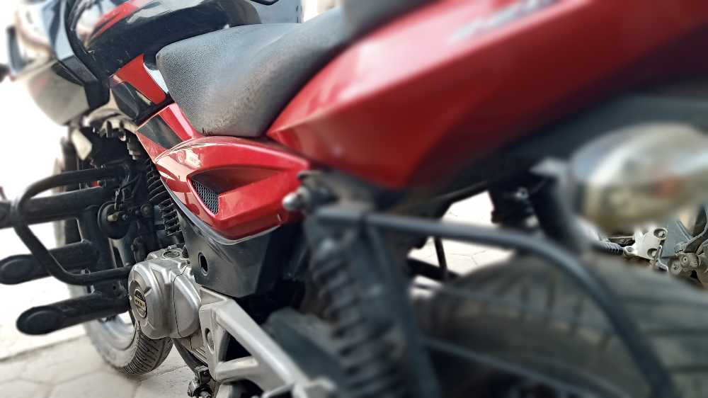 2016 Bajaj Plusar 220, photo 2