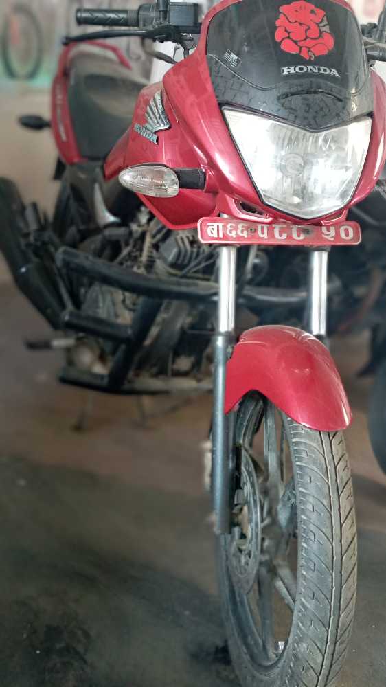 2015 Honda Unicorn, photo 2