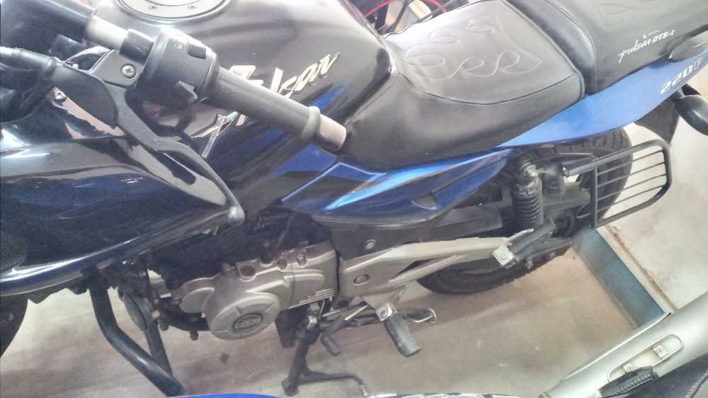 2016 Bajaj Plusar 220, photo 2