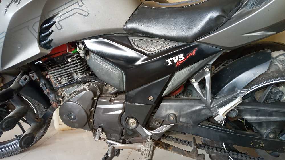 2016 TVS Apache RTR 200 4V, photo 2