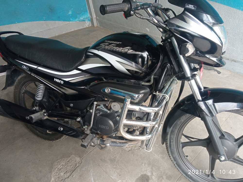 2018 Hero Super Splendor, photo 2