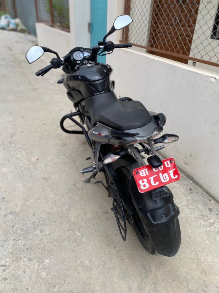 2017 Bajaj Plusar 150, photo 3