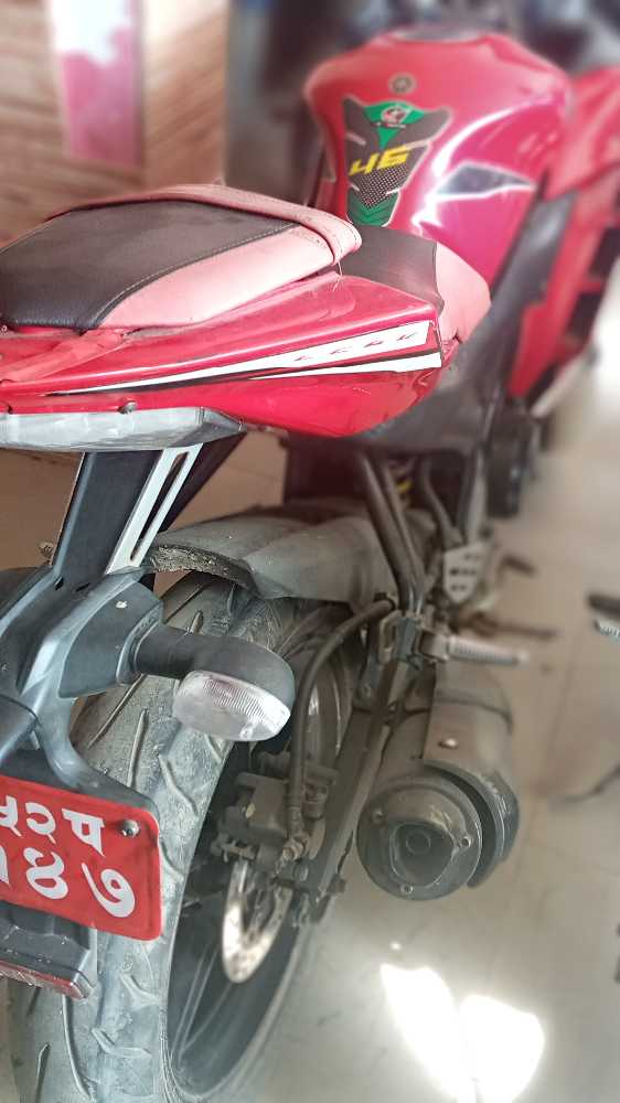 2012 Yamaha R15, photo 3