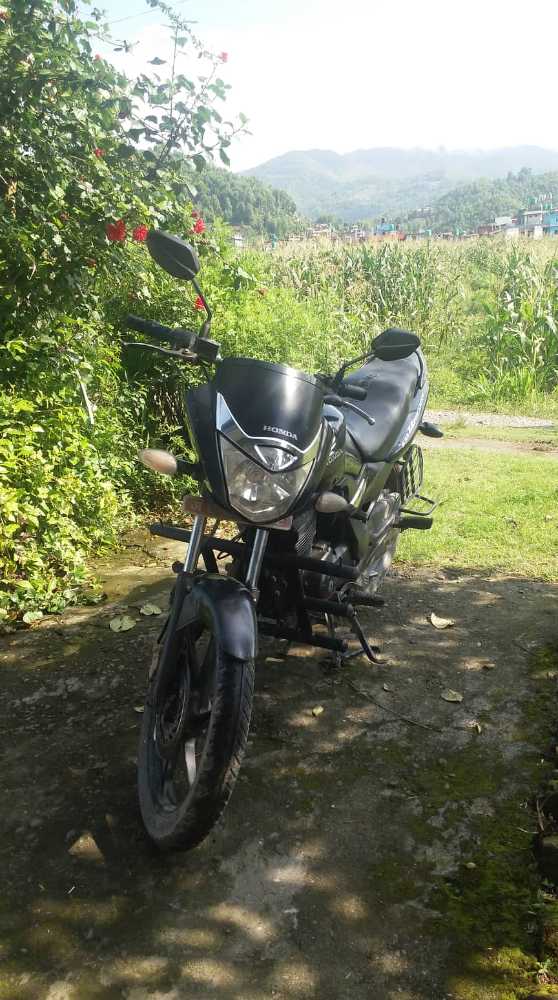 2012 Honda Unicorn, photo 2