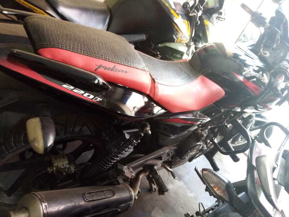 2018 Bajaj Plusar 220, photo 2