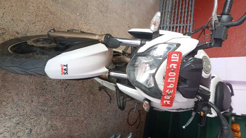 2017 TVS Apache RTR 200 4V, photo 2