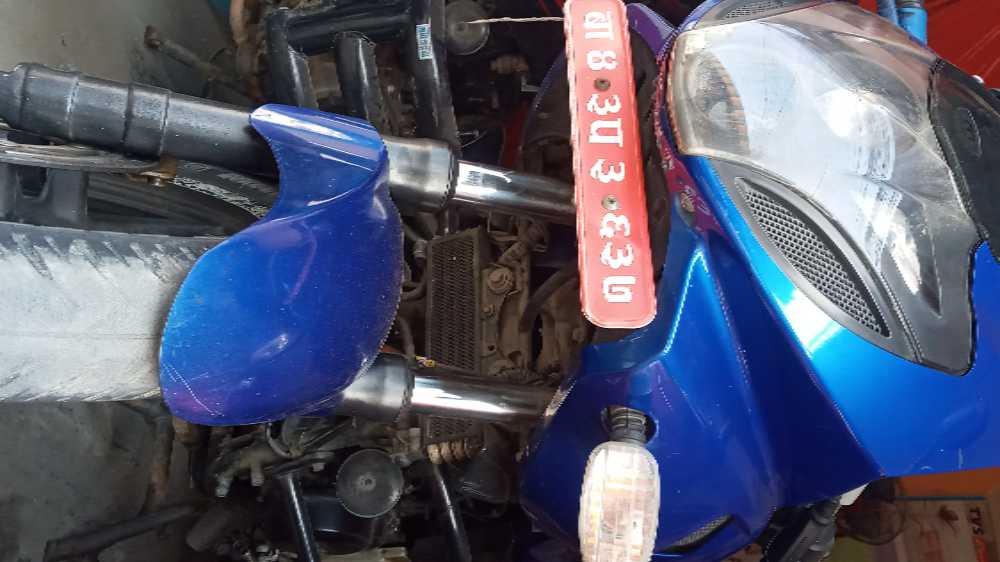 2010 Bajaj Plusar 220, photo 3