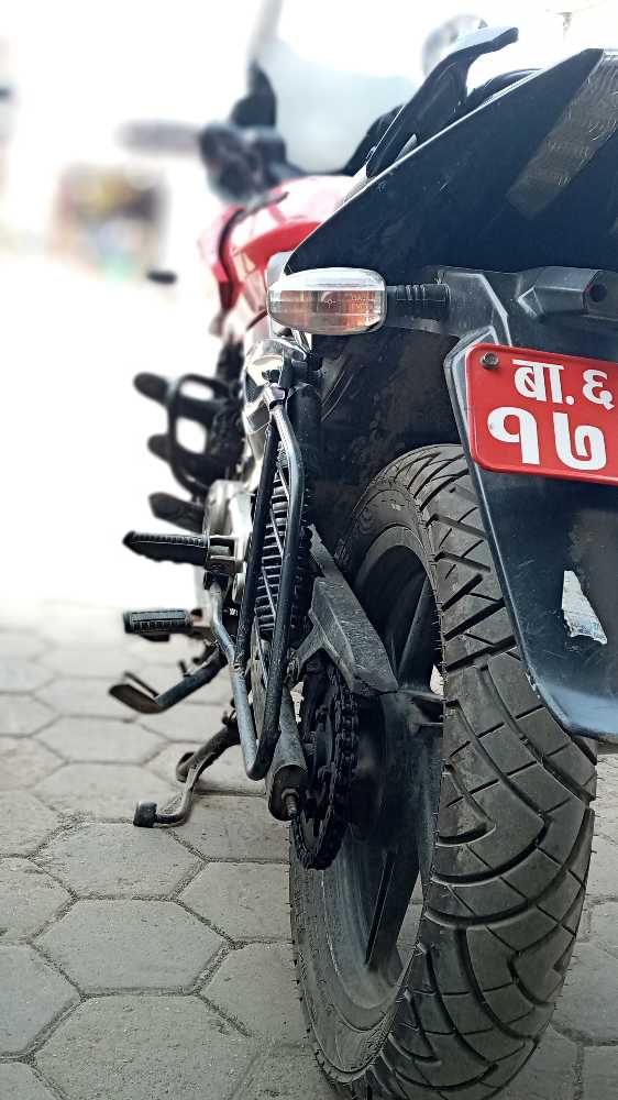 2015 Bajaj Plusar 220, photo 2