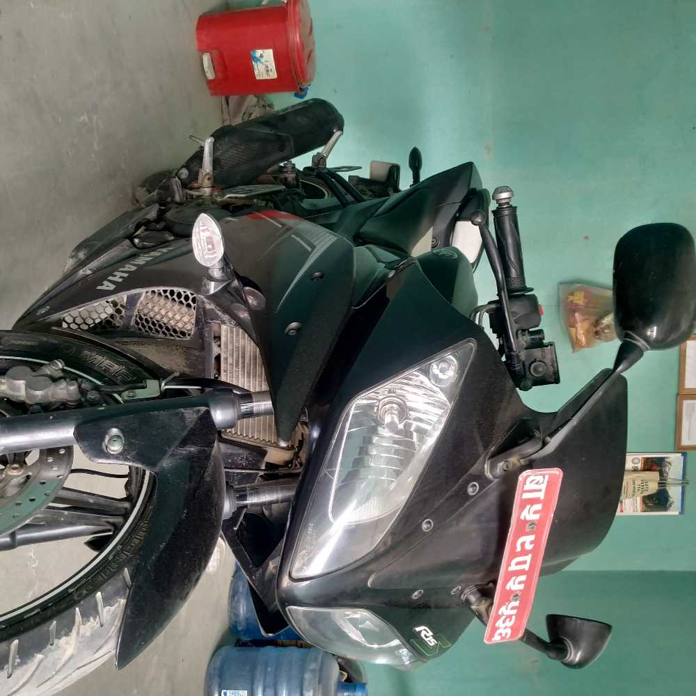2012 Yamaha R15, photo 2