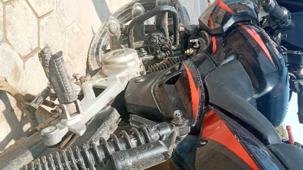 2012 Bajaj Plusar 220, photo 2