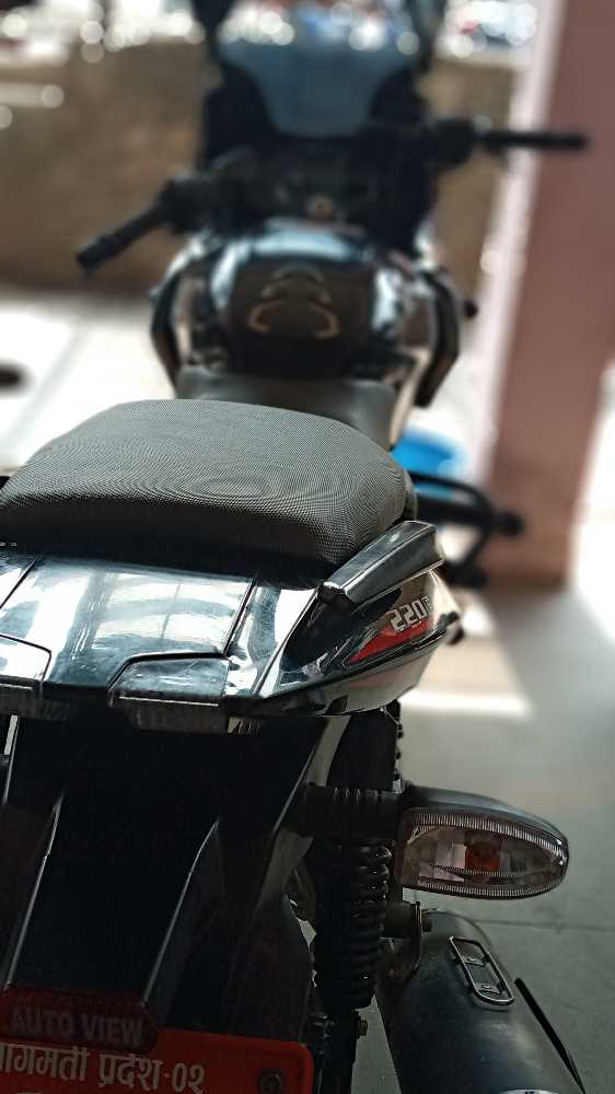 2020 Bajaj Plusar 220, photo 2