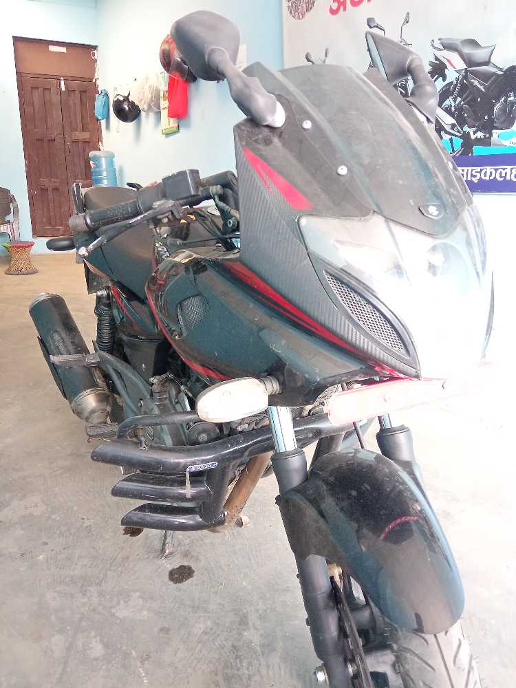 2016 Bajaj Plusar 220, photo 3