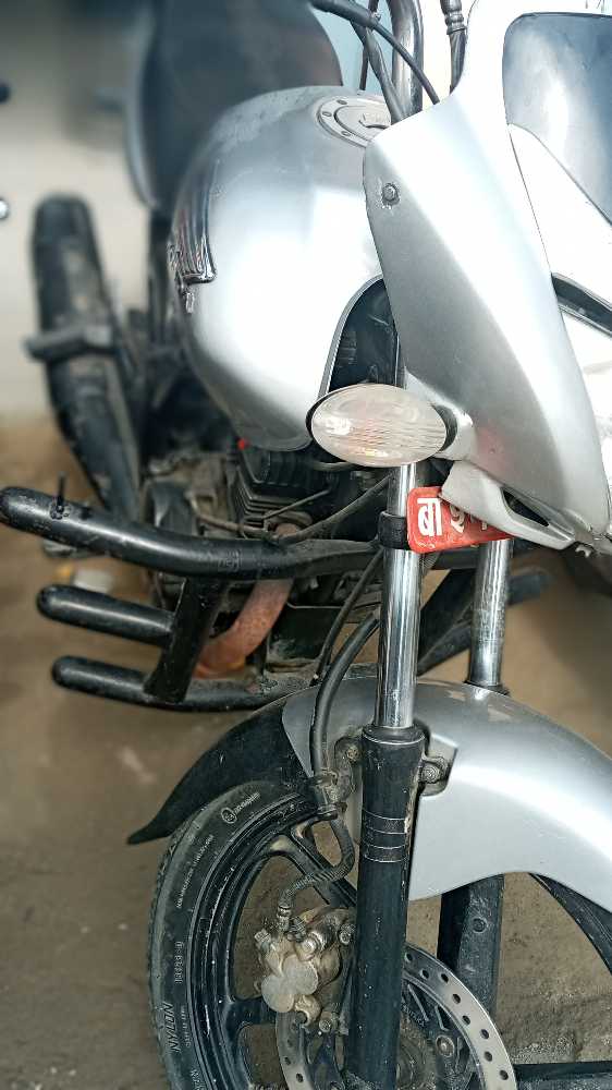 2010 Honda Unicorn, photo 3
