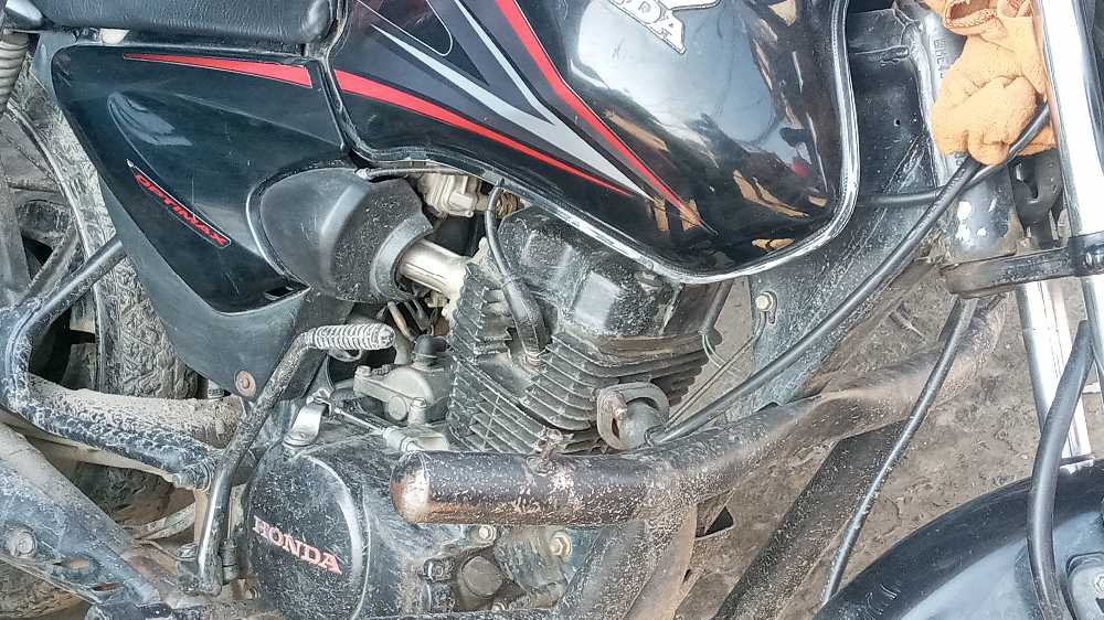 2013 Honda Shine, photo 3