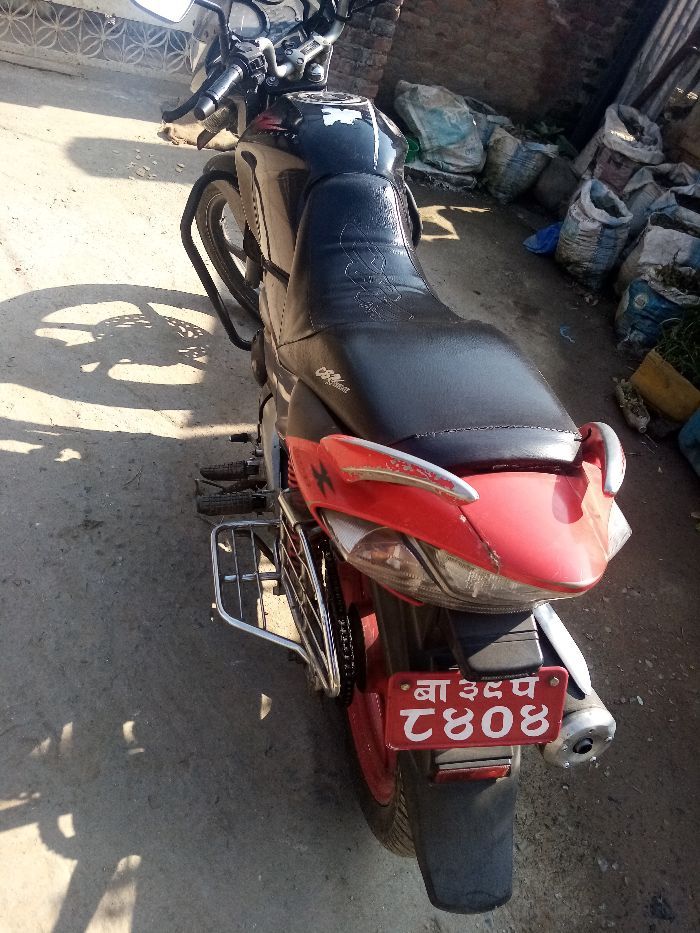 2011 Hero Cbz, photo 2
