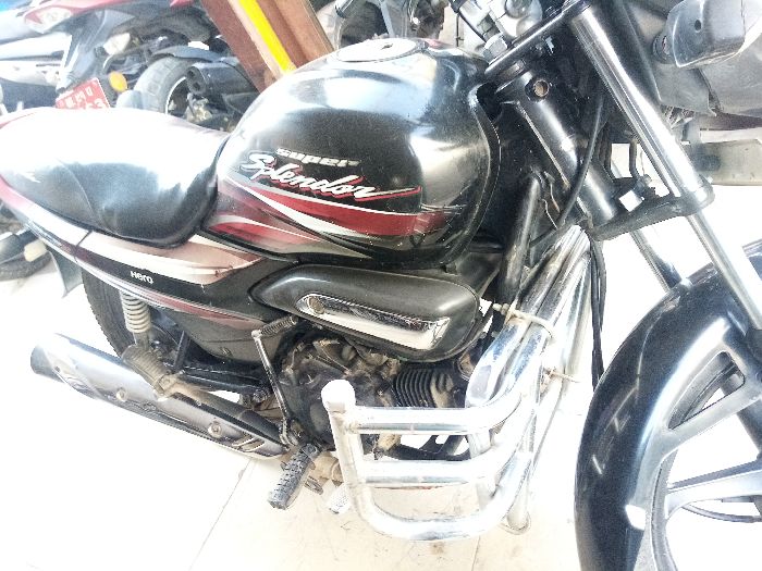2014 Hero Super Splendor, photo 2