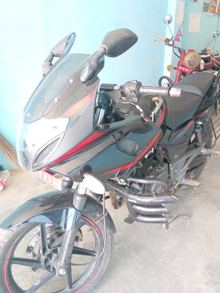 2016 Bajaj Plusar 220, photo 2