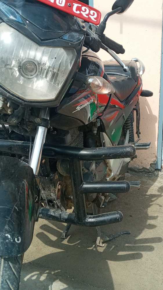 2014 Hero Xtreme, photo 2