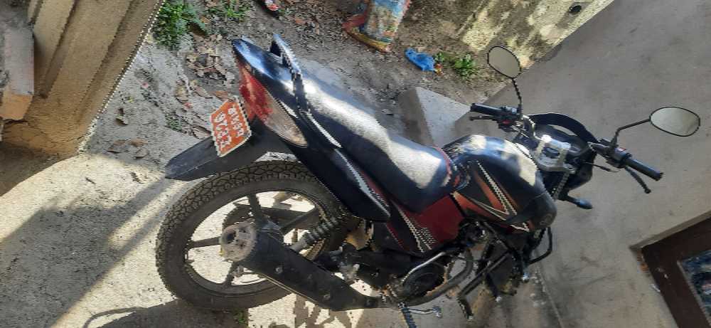 2011 Yamaha R15, photo 3
