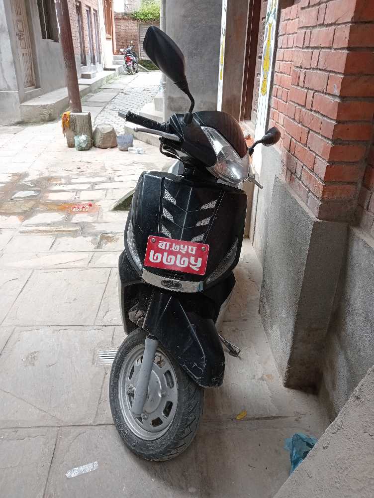 2016 Mahindra Gusto