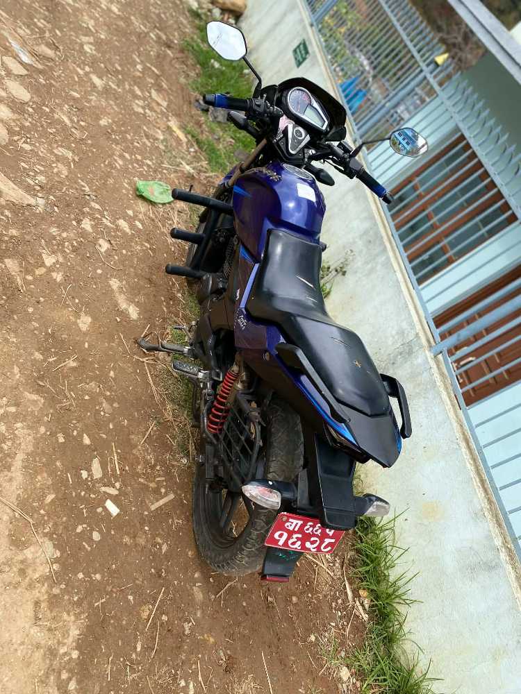 2014 Hero Xtreme, photo 3