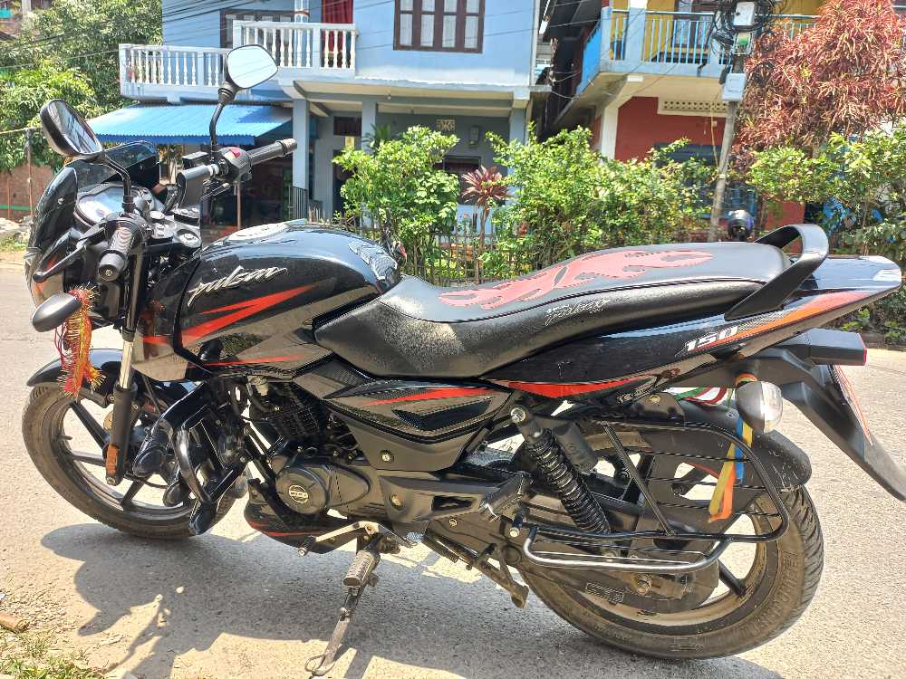 2015 Bajaj Plusar 150, photo 3
