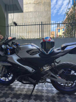 2022 Yamaha R15, photo 2