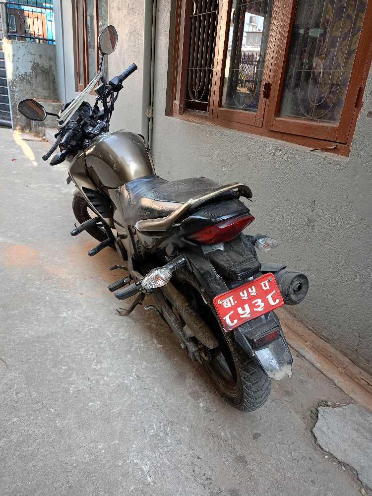 2011 Honda Unicorn, photo 2