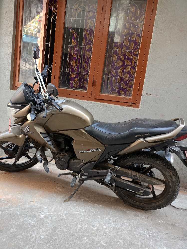 2011 Honda Unicorn, photo 3